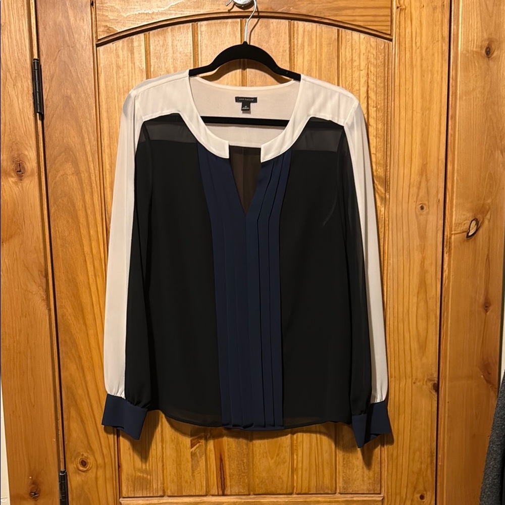 Elegant Black, Navy and White Women's Top sheer Anne Taylor size medium